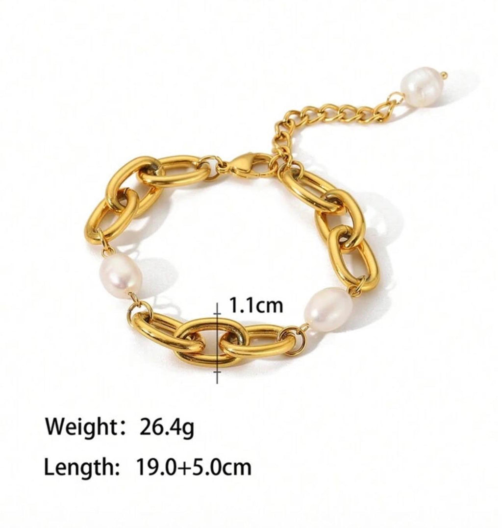 Aira Pearls Bracelet