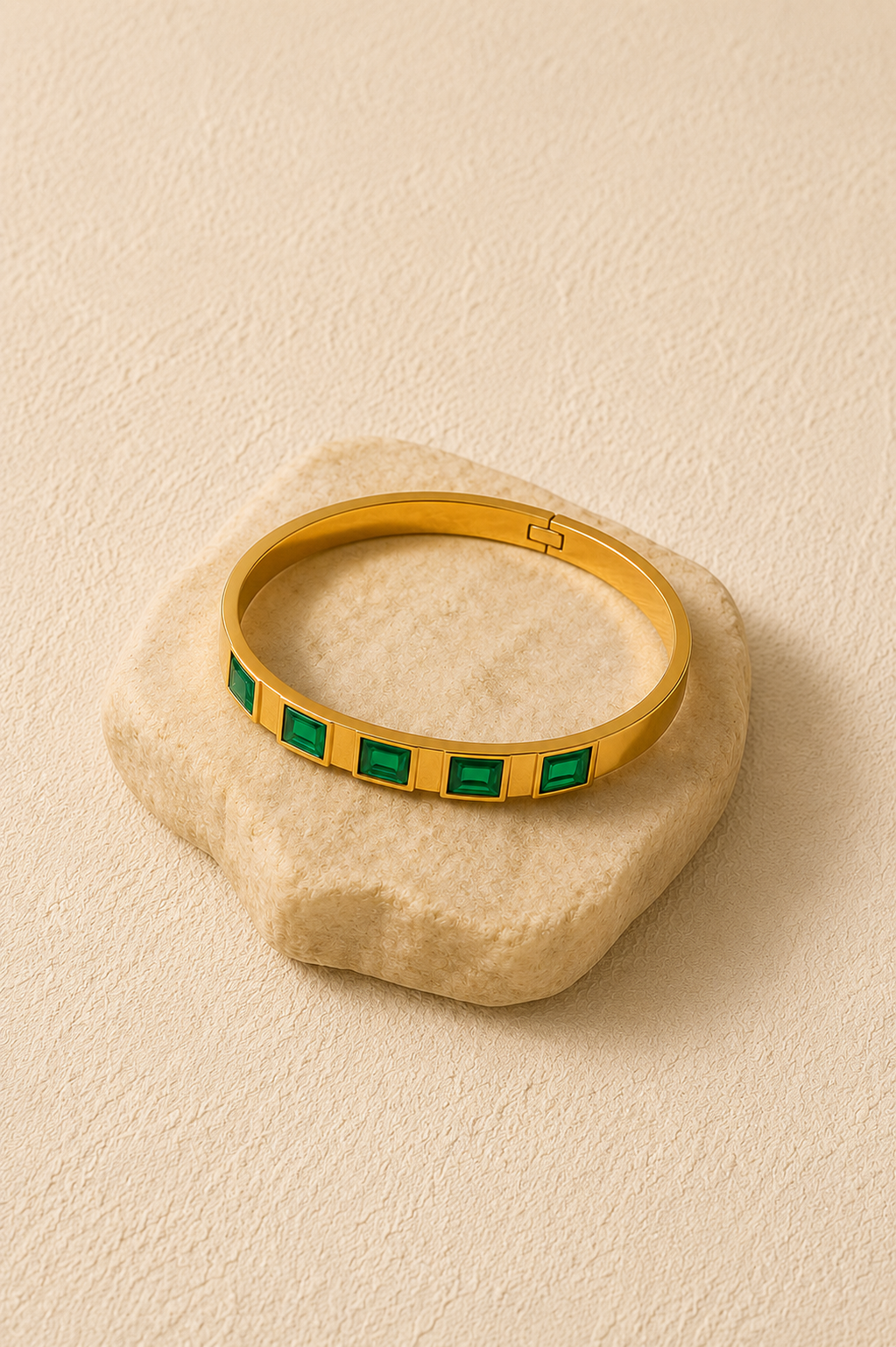 Noa Rhinestone Bangle