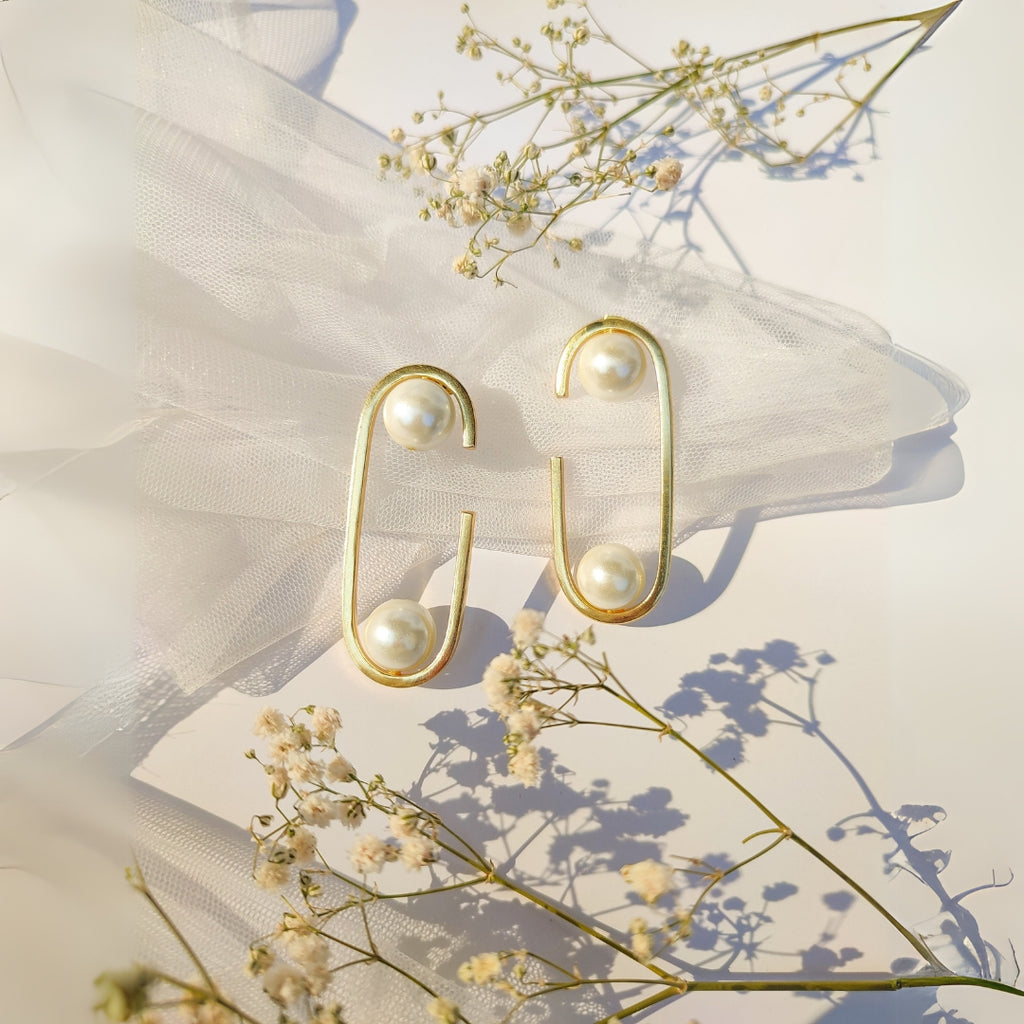 Sussane Pearl Earrings