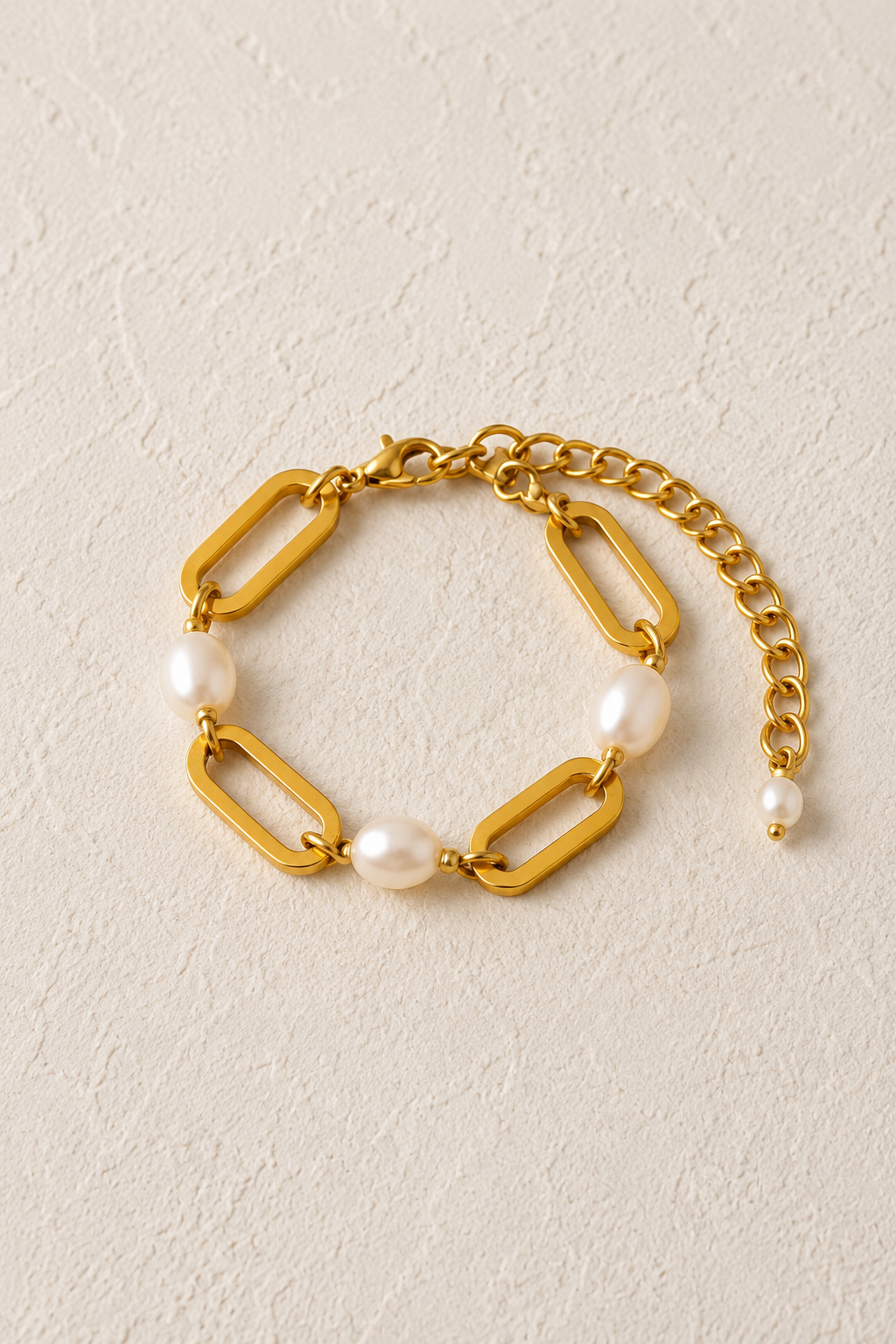 Eira Pearls Bracelet