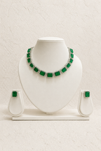 Maaia Set (Necklace with Earrings)
